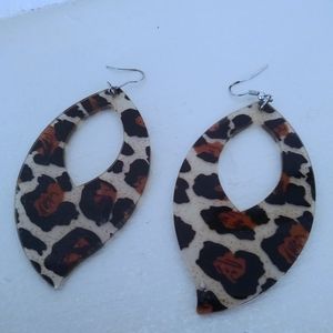 Teardrop shaped leopard print earrings